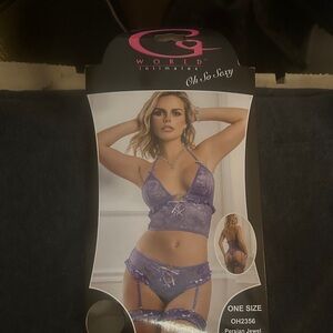 CHEEKY LACE BUSTIER AND GARTER SET